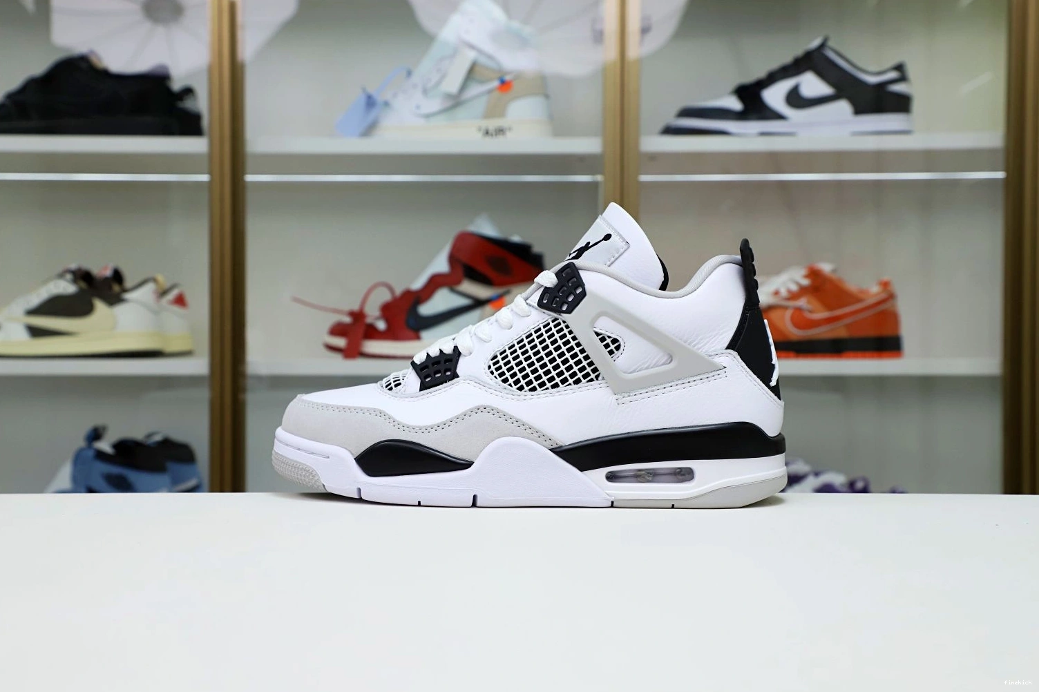 BLACK AIR MILITARY 4 JORDAN 0226